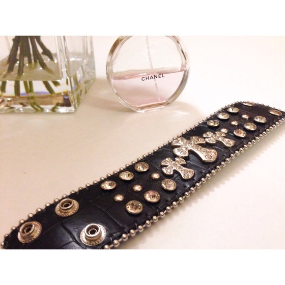 •Leather & Swarovski Bracelet• - Picture 3 of 3