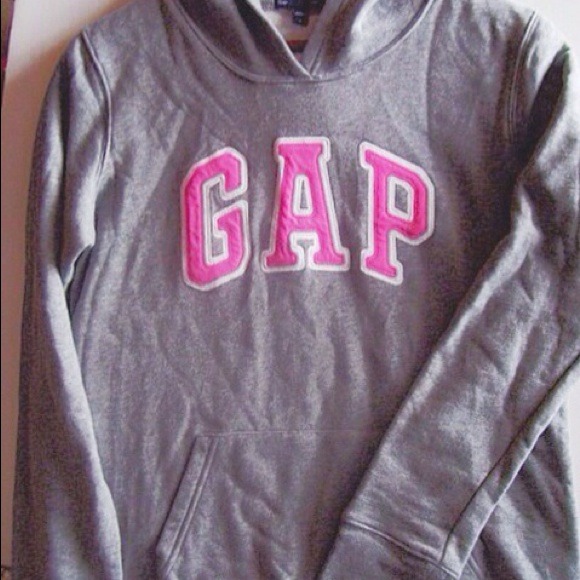 📦BUNDLED📦Winter Ready Classic Gap Logo Hoodie - Picture 3 of 3