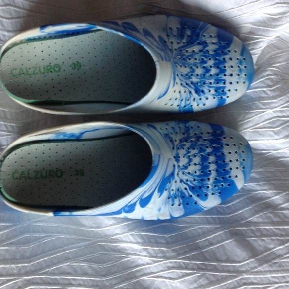 Clogs