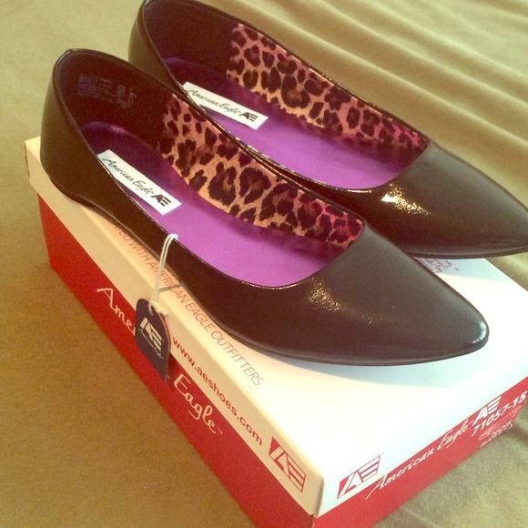 American eagle toe point shoes
