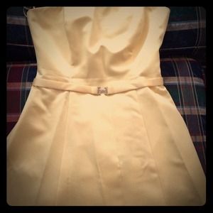 Beautiful dress worn twice/