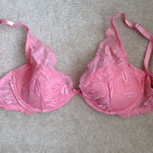 Blush lace bra 32d