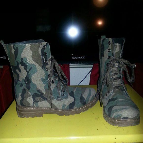 Camoflouge Army Boots