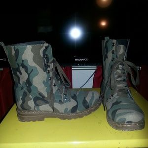 Camoflouge Army Boots