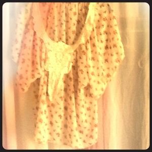 Cute neckline lace pattern blouse