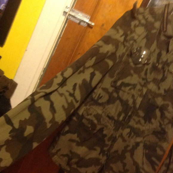 Army Jacket, TRADE VALUE $35 - Picture 3 of 4