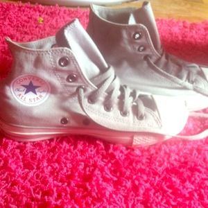 CUSTOMIZED GRAY CONVERSE.