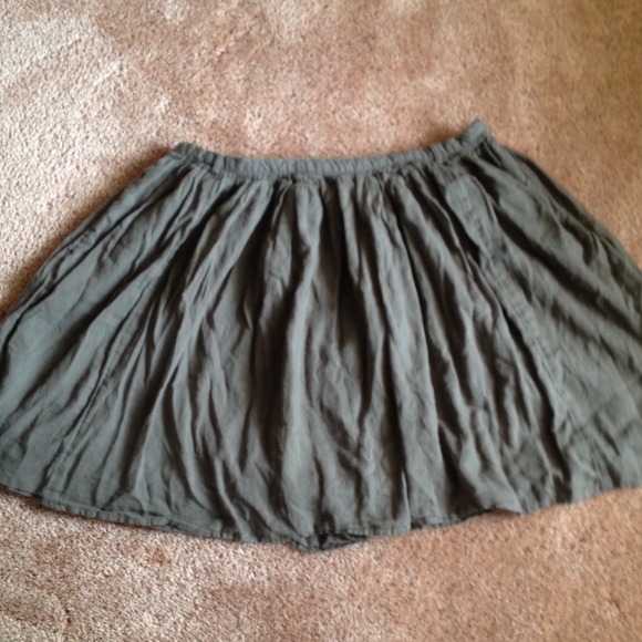 Old Navy, forest-grey green throw back skirt!