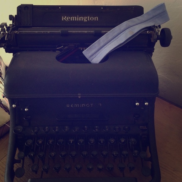 Lululemon Swiftly Headband- Darkish Blue Purple