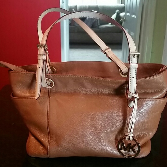 MK  jet set