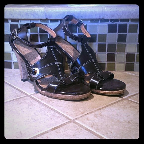 SOLD!!!Brown heel....