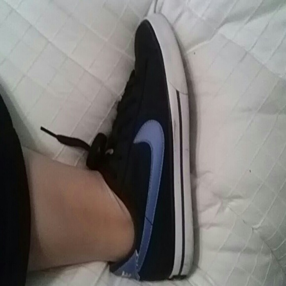 Nikes - Picture 2 of 2