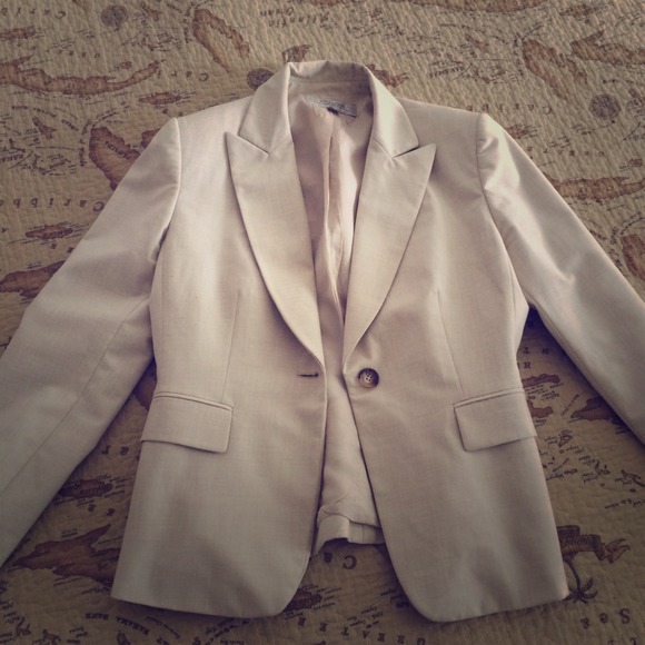 Tahari beige blazer