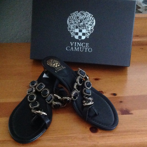 VINCE CAMUTO /MARKED DOWN