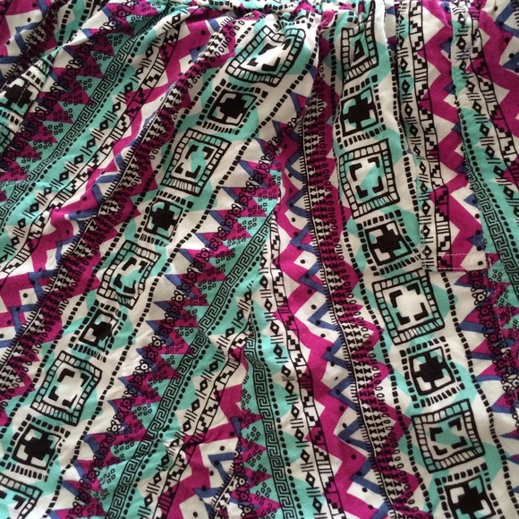 Forever 21 printed skirt - Picture 2 of 2