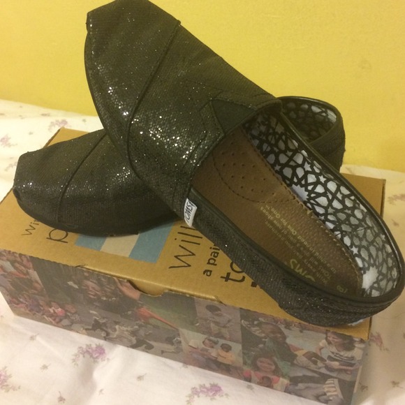 Toms