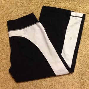 Lululemon size 8 crops and lulu shirt bundle