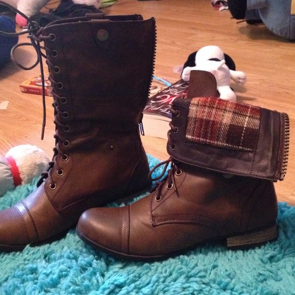 Super cute combat boots! NWOT