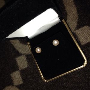 Genuine Button Pearl Earrings