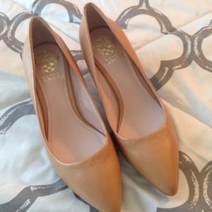 🌺 BNWOT Vince Camuto Tan Leather 2" Heels 🌸