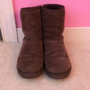 Short brown UGG classic boots