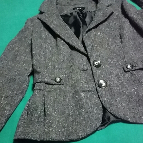 Grey suit - Picture 2 of 3