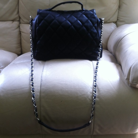 Black Purse - Picture 3 of 4