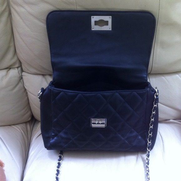 Black Purse - Picture 4 of 4