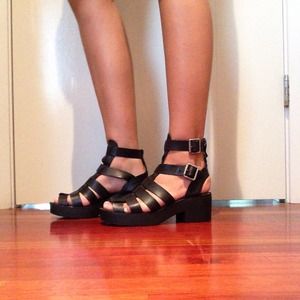 Schoolz sandals