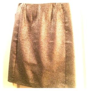 NY & CO SIZE 4 SHIMMER METALLIC SKIRT!