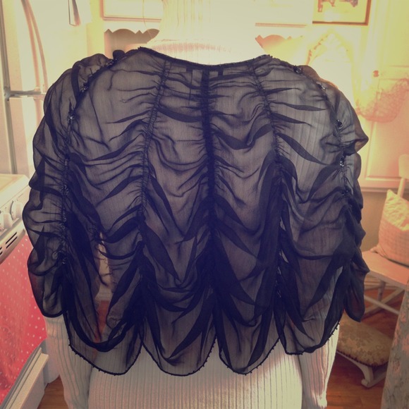 Accessories - 🎀SALE🎀 Short Silk Cape.