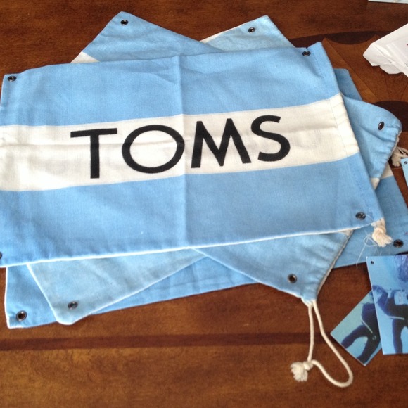 Four TOMS flags!
