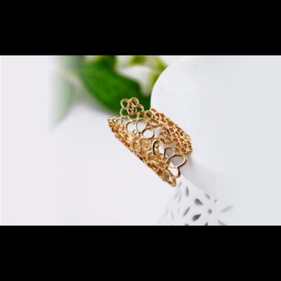 Flower Ring - Picture 2 of 2