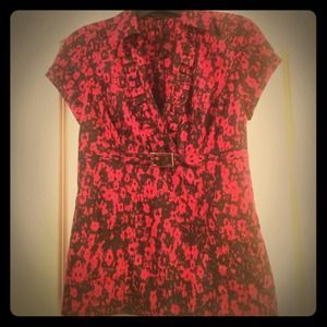 EXPRESS EXTRA SMALL MAGENTA AND BLACK TOP!