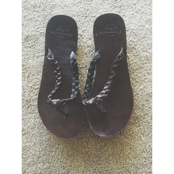 Abecrombie leather flip flops