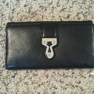 Black leather Authentic Michael kors wallet