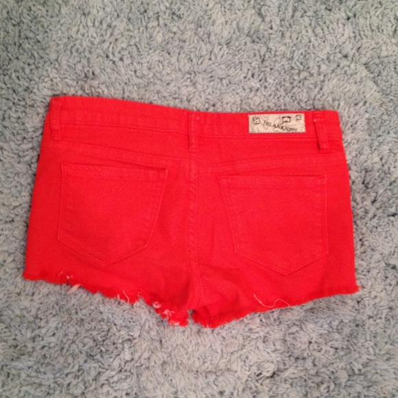 Red jean shorts - Picture 2 of 3