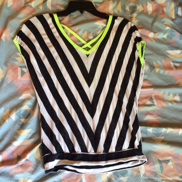 🔥SLANTED STRIPES🔥 - Picture 3 of 3