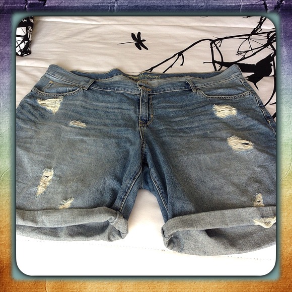 Brand new Old Navy Boyfriend shorts