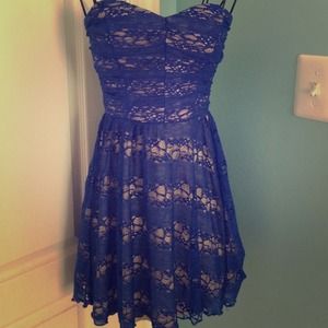 gorgeous blue lace dress great for any event!!