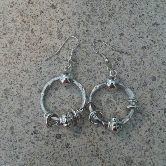 Silver earrings - Picture 1 of 1