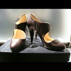 Authentic Prada ankle boots, size 35