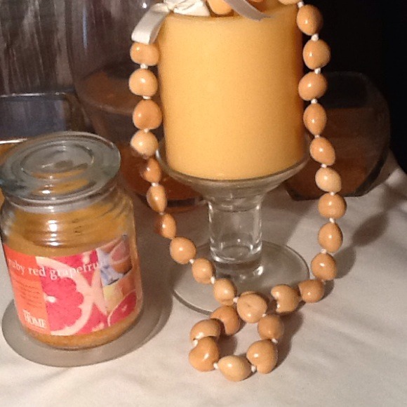 Kukui Nut Lei Hawaiian Necklace - Picture 3 of 4