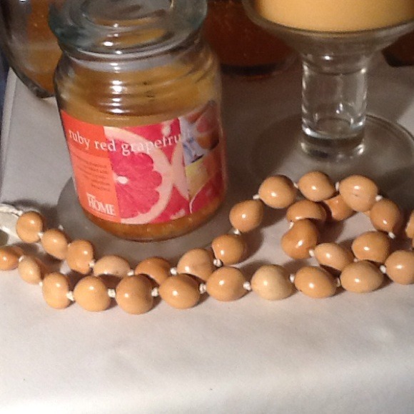 Kukui Nut Lei Hawaiian Necklace - Picture 4 of 4