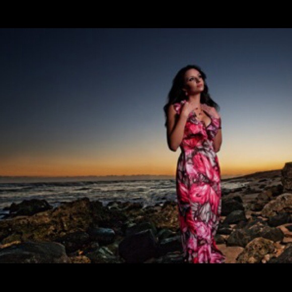 Beautiful Hawaiian Print Maxi Dress