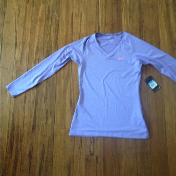 NWT Nike long sleeve tee