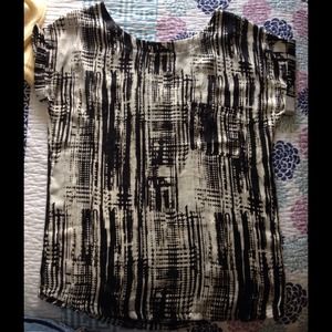 Beautiful with leggings or skinny jeans