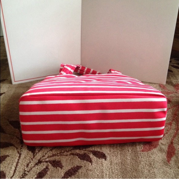 Sold-- Authentic Kate Spade CarryAll Bag - Picture 2 of 4