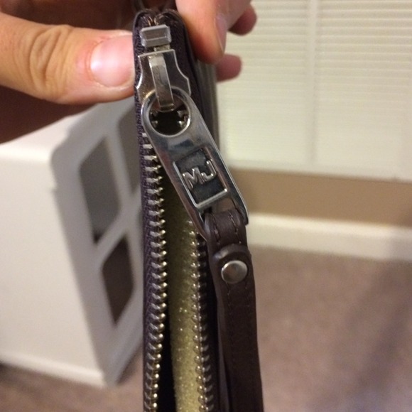 Marc Jacobs Brown leather wristlet MJ BN - Picture 2 of 4