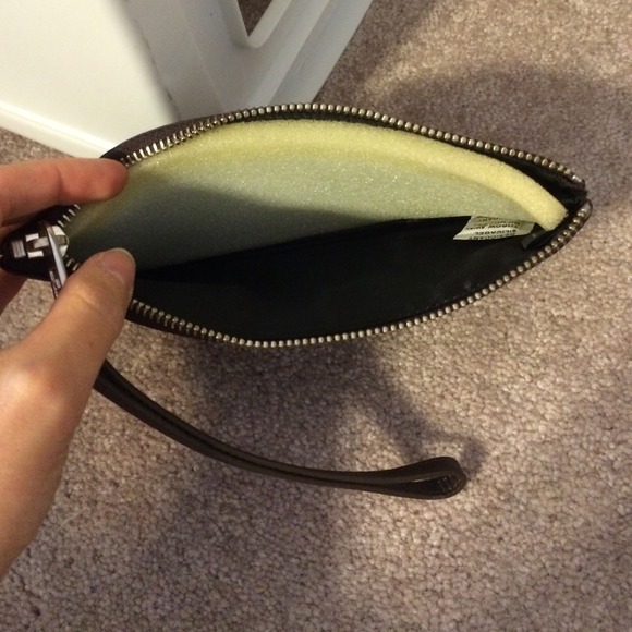 Marc Jacobs Brown leather wristlet MJ BN - Picture 4 of 4